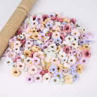 30 sztuk 3cm Multicolor Daisy kwiat głowice Mini jedwab sztuczny kwiaty na ślub dekoracja domu wieniec świąteczny Scrapbooking 2